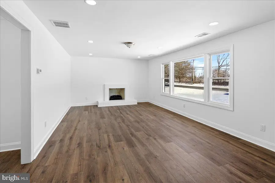 464 Wrightstown Sykesville Rd, Wrightstown, NJ 08562 - Image #3