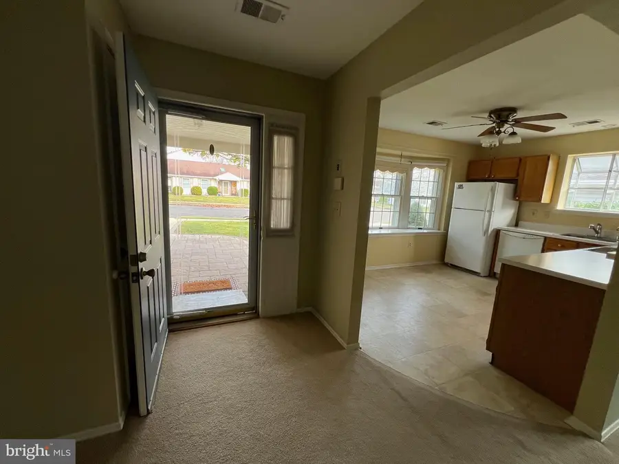 243 Wagon Wheel Ln, Columbus, NJ 08022 - Image #2