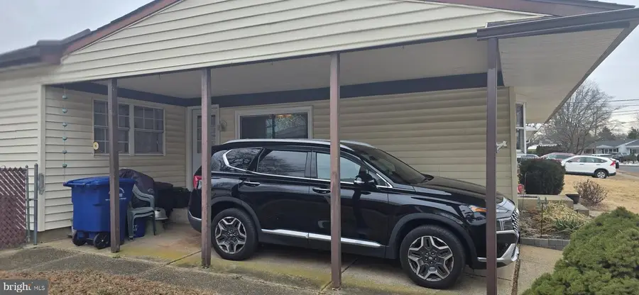 27 Indian Queen Ln, Maple Shade, NJ 08052 - Image #2