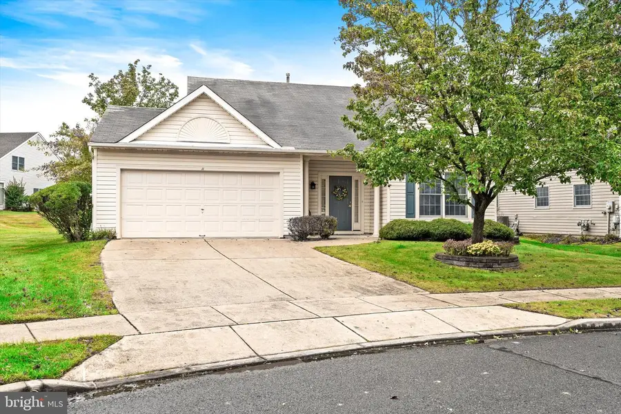 11 Covered Bridge Cir, Columbus, NJ 08022 - Image #2