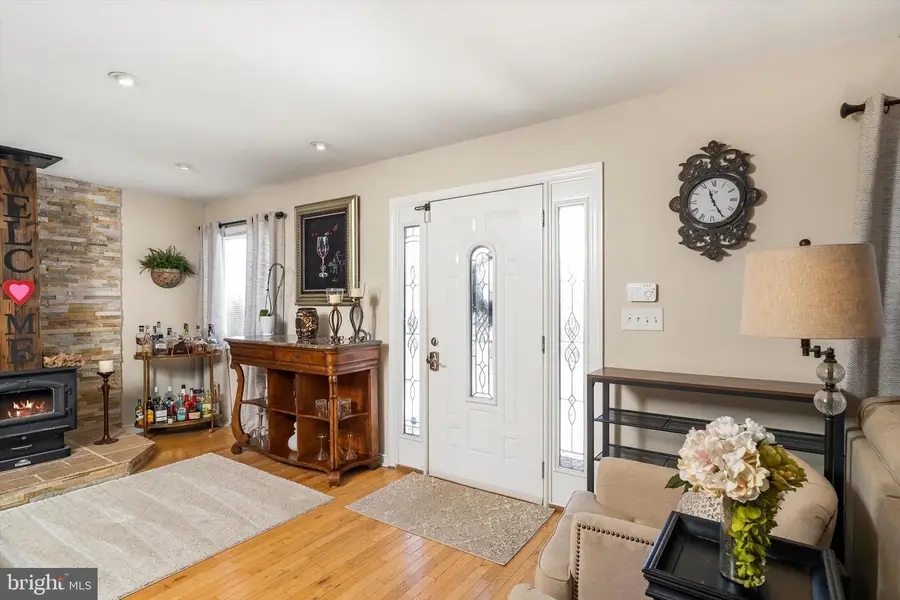 387 Chesterfield-jacobstown Rd, Wrightstown, NJ 08562 - Image #2