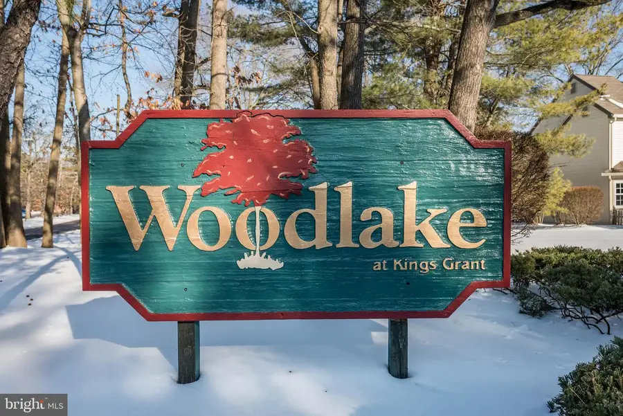 375 Woodlake Dr, Marlton, NJ 08053 - Image #2