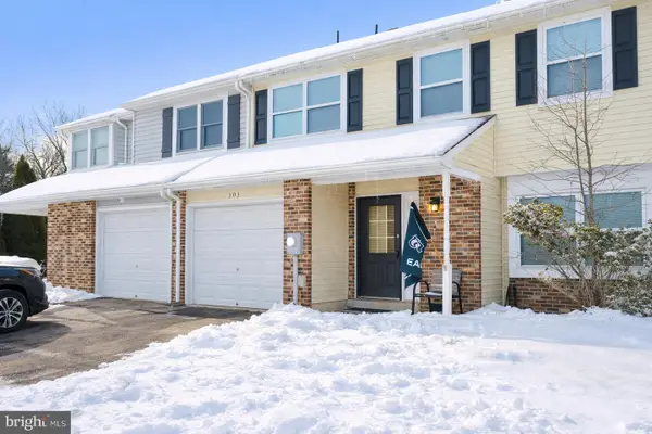 303 Foxwood Ln, MARLTON, NJ 08053