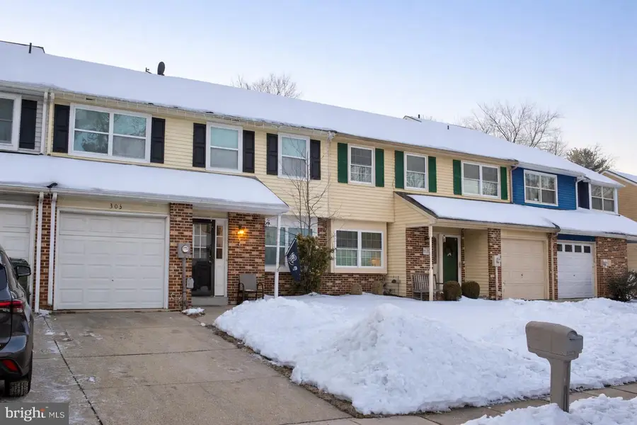 303 Foxwood Ln, Marlton, NJ 08053 - Image #2