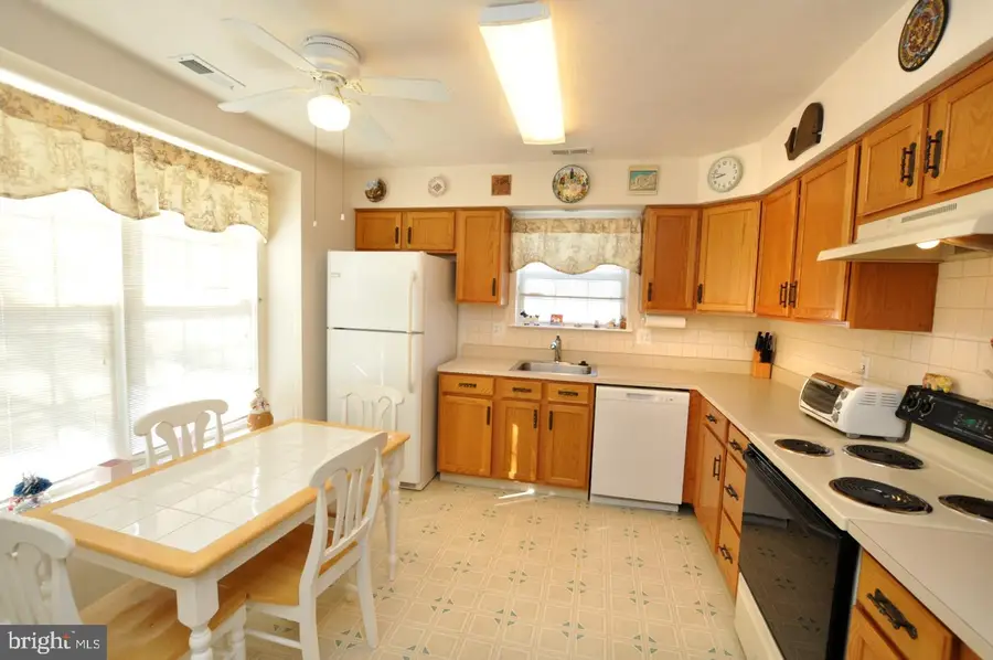 42 Clifford Ct, Mount Laurel, NJ 08054 - Image #3