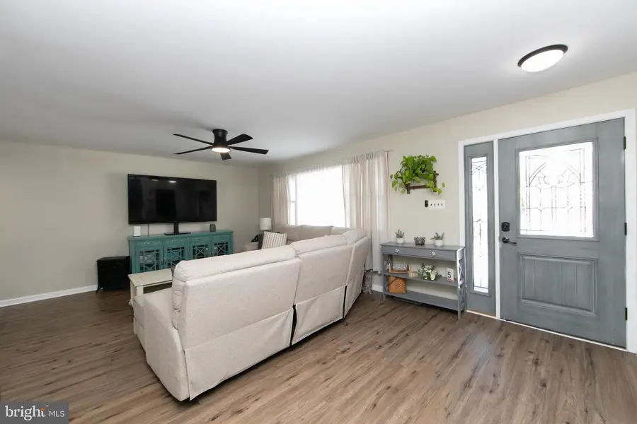 5 Summer Ave, Burlington, NJ 08016 - Image #3