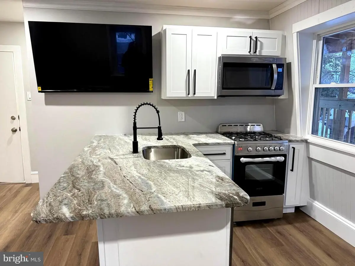 212 Warren St, Beverly, NJ 08010 - Image #1