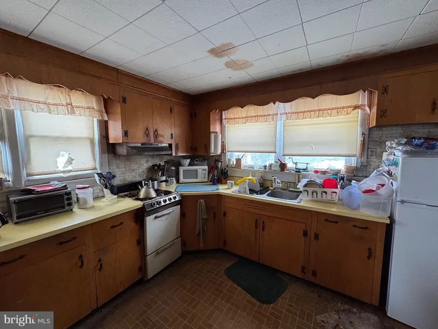 33 Morris Ave, Burlington, NJ 08016 - #3