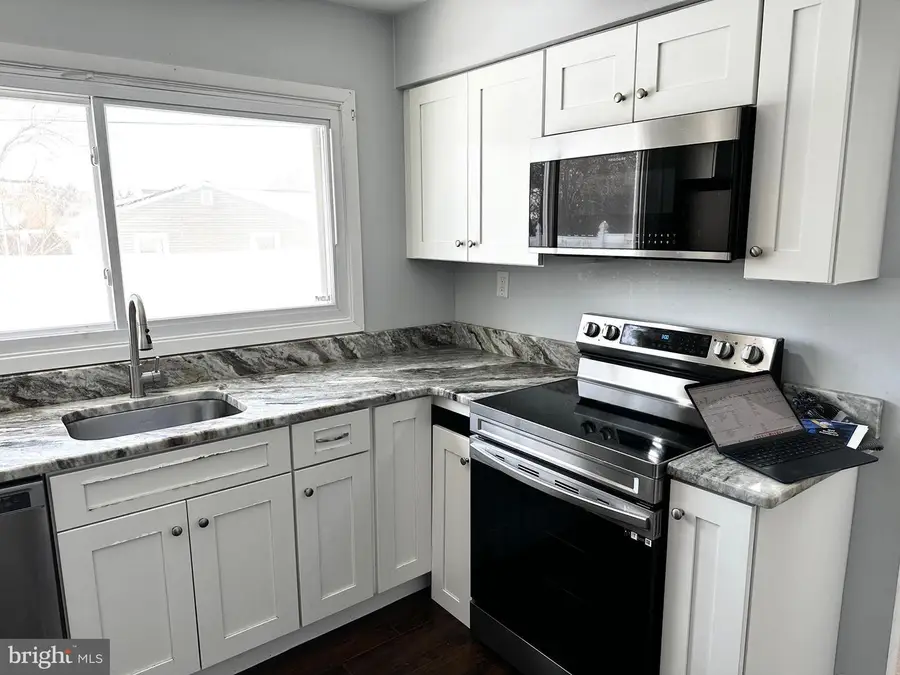 22 Gaylord Cir, Willingboro, NJ 08046 - Image #3