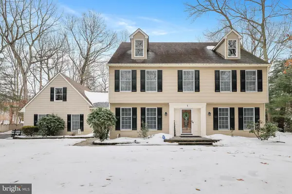 1 Bradford Dr, SHAMONG, NJ 08088