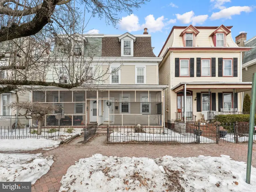 229 W Broad St, Burlington, NJ 08016 - #2