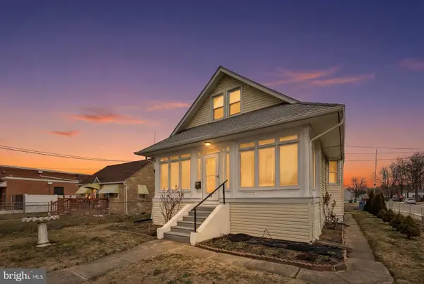 61 S Maple Ave, MAPLE SHADE, NJ 08052