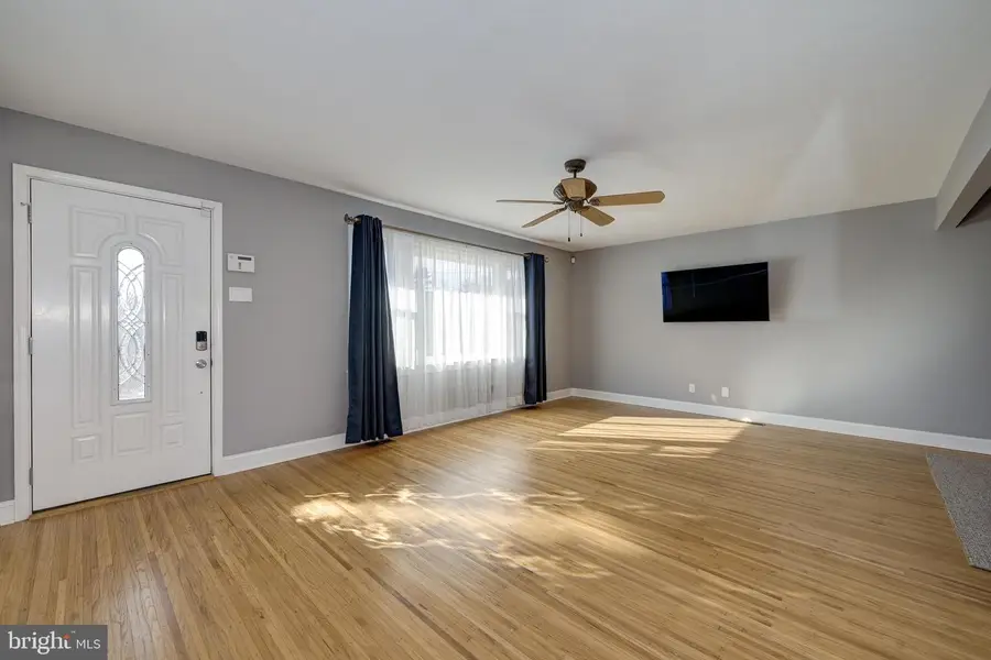 7 Walnut Dr, Burlington, NJ 08016 - #2