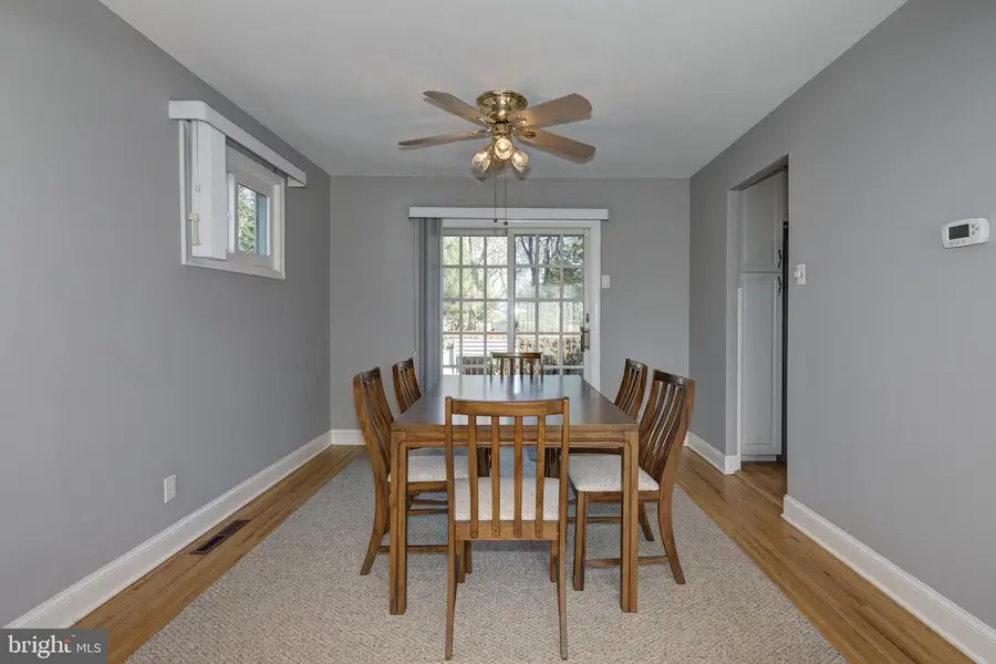 7 Walnut Dr, Burlington, NJ 08016 - #3