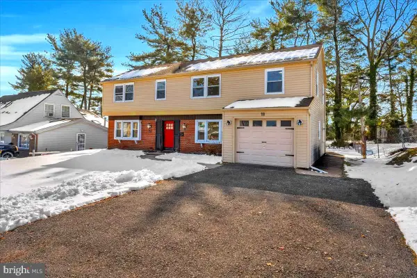 18 Hinsdale Ln, WILLINGBORO, NJ 08046