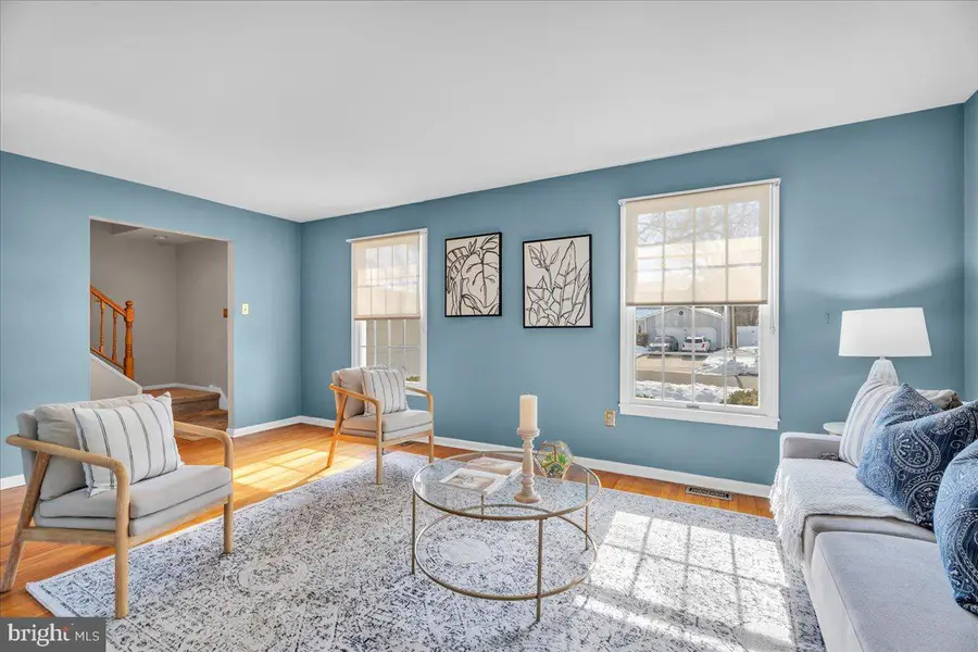 517 Perry Dr, Mount Laurel, NJ 08054 - #3