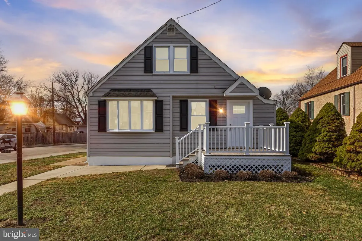 42 Spruce Ave, Maple Shade, NJ 08052 - #1