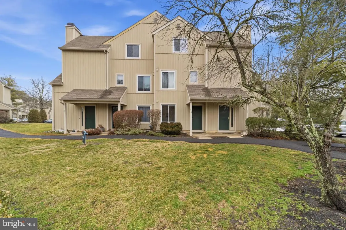 118 Woodlake Dr, Marlton, NJ 08053 - #1