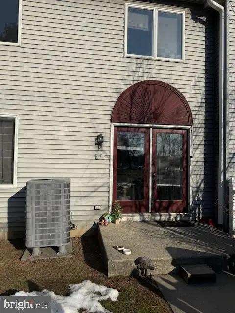 7 Wyndham Place St, Florence, NJ 08518 - #1