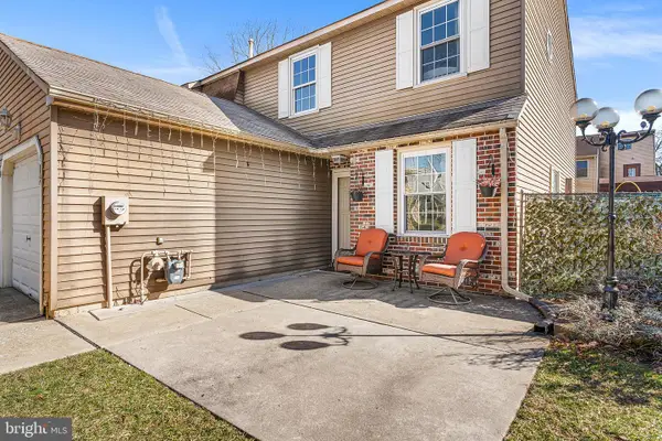 12 River Bank Dr, ROEBLING, NJ 08554