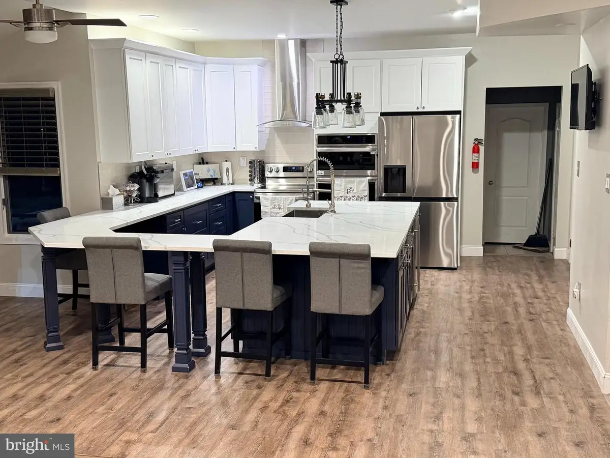 218 Heritage Dr, Columbus, NJ 08022 - #1