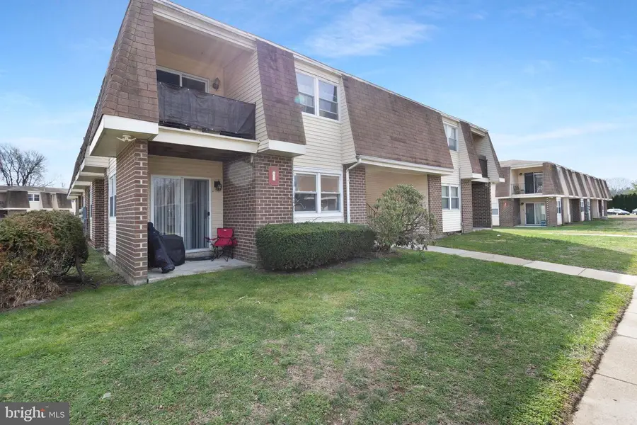 8--4 Florence Tollgate Pl, Burlington, NJ 08016 - #3