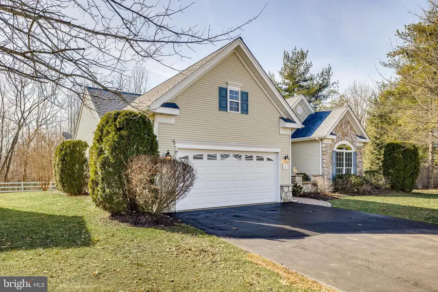 4 Ellington Dr, Columbus, NJ 08022 - #2