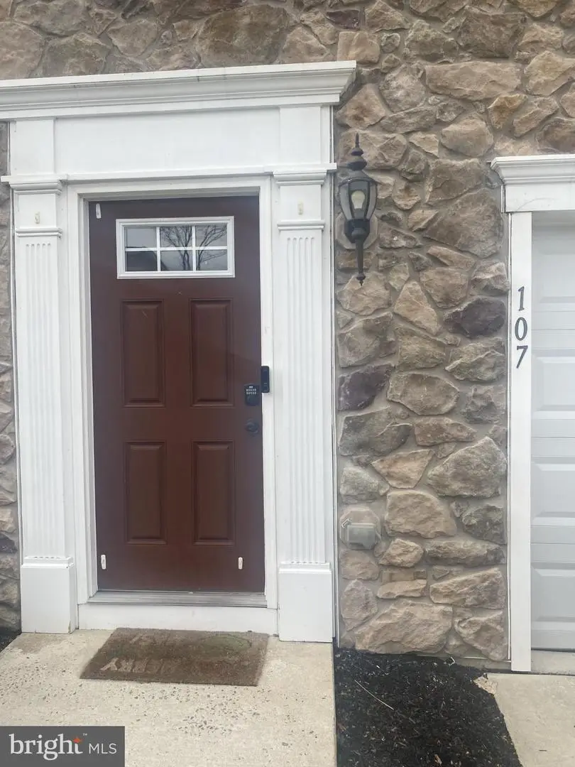 107 Benford Rd, Beverly, NJ 08010 - #1