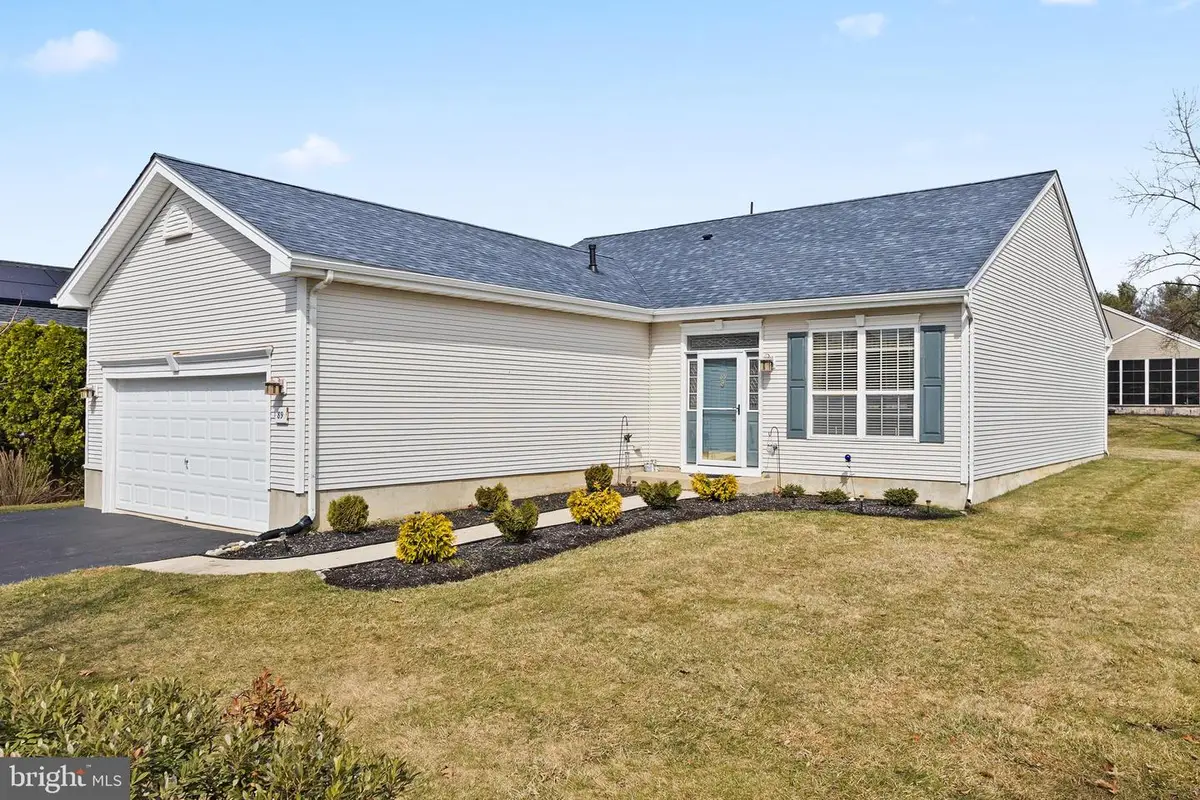 89 Chamber Ln, Columbus, NJ 08022 - #1