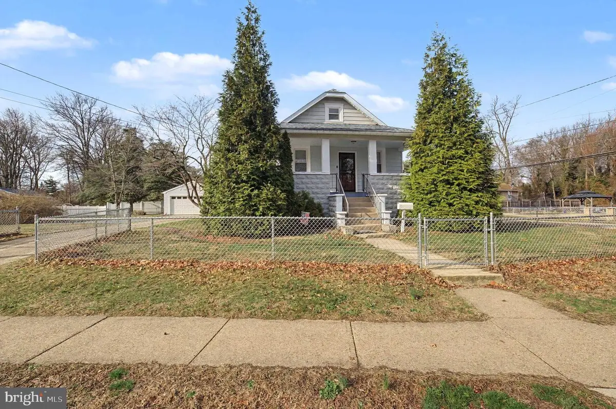 304 S Forklanding Rd, Maple Shade, NJ 08052 - #1