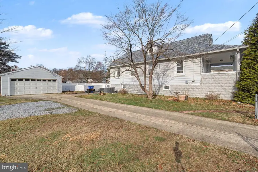 304 S Forklanding Rd, Maple Shade, NJ 08052 - #3