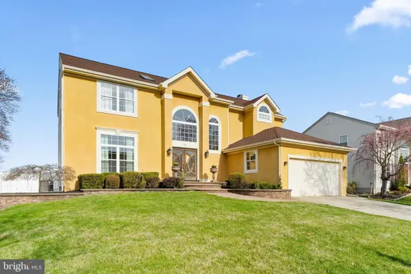 53 Lexington Cir, MARLTON, NJ 08053