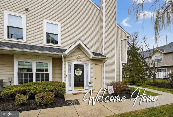 2005 Saxony Dr, MOUNT LAUREL, NJ 08054