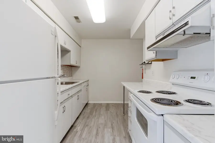 305-a Cypress Point Cir, Mount Laurel, NJ 08054 - #3