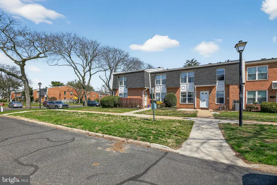 1059 Harbour Dr, Palmyra, NJ 08065 - #2