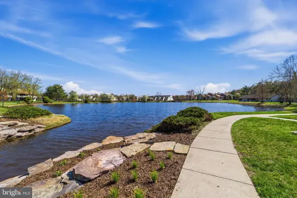 3-b E Daisy Ln #b, MOUNT LAUREL, NJ 08054