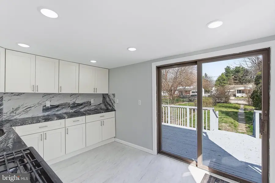 217 W Union St, Burlington, NJ 08016 - #3