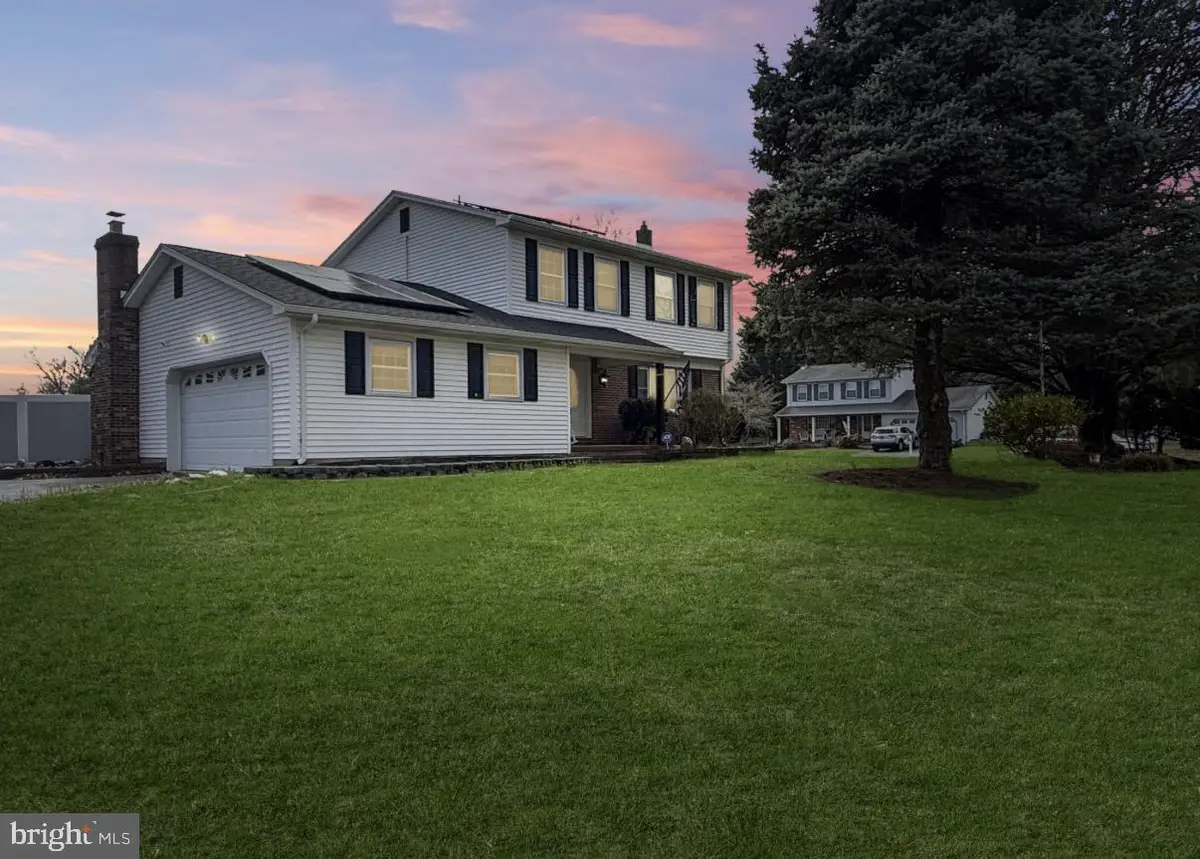 20 Carty Dr, Bordentown, NJ 08505 - #1