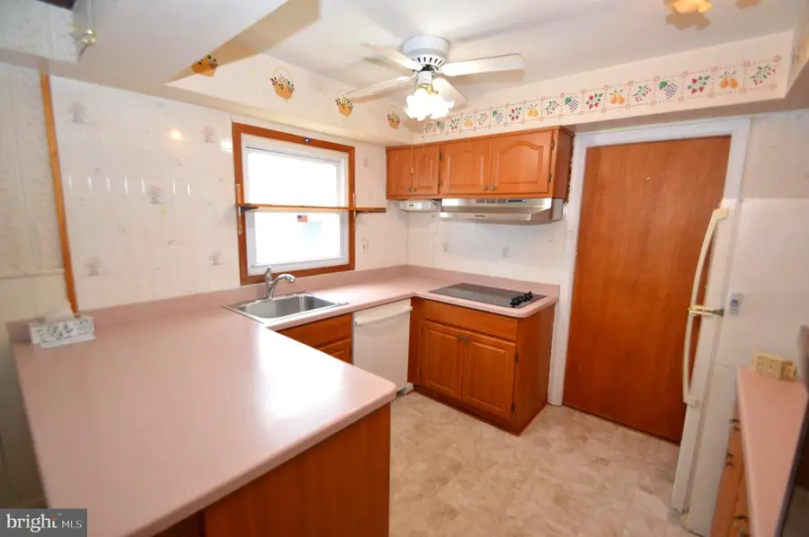 8 Holton Ln, Willingboro, NJ 08046 - #3