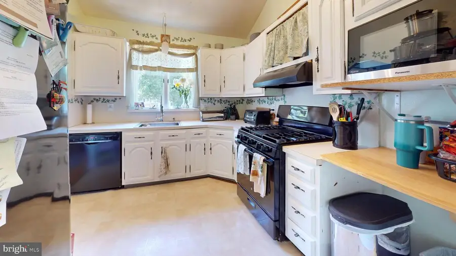 28 Washington Ave, Beverly, NJ 08010 - #3