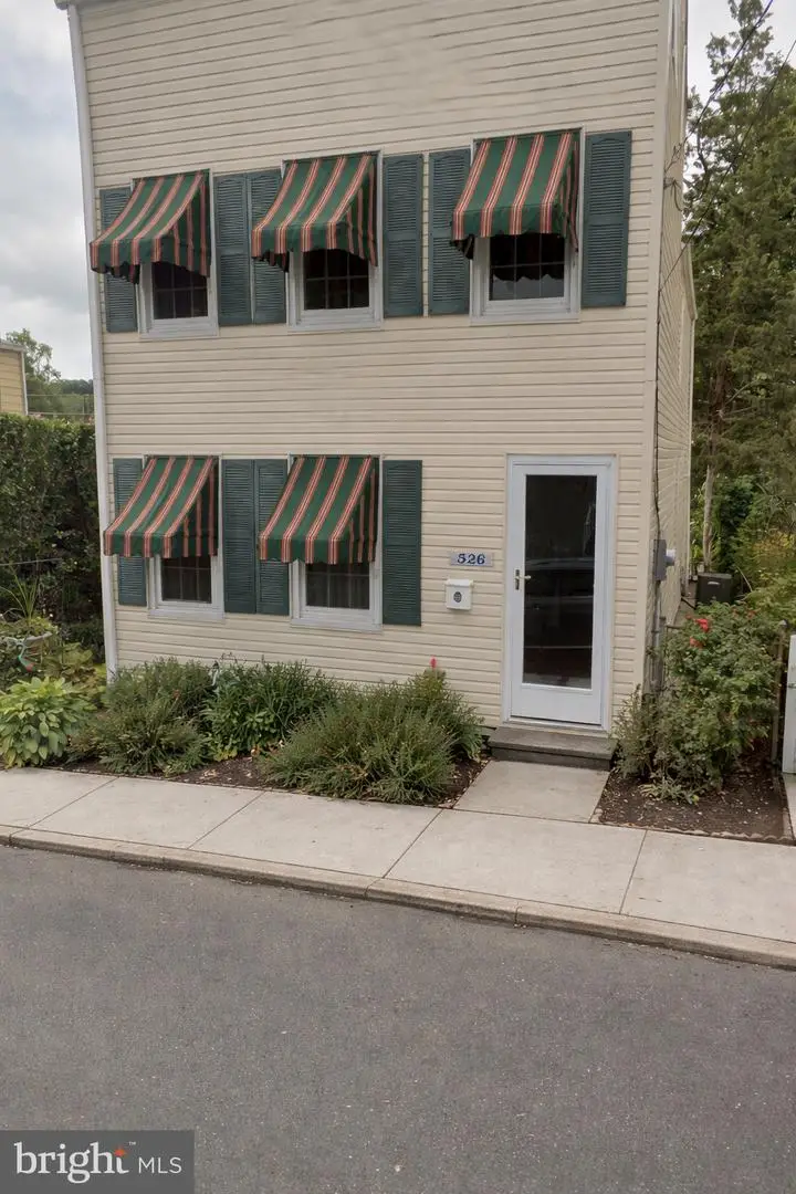 526 Willow St, Bordentown, NJ 08505 - #1