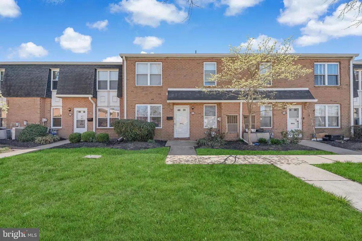 2040 Harbour Dr, Palmyra, NJ 08065 - #1