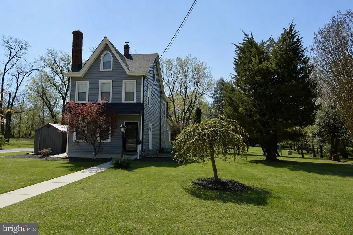 188 Church St E, Beverly, NJ 08010 - #1