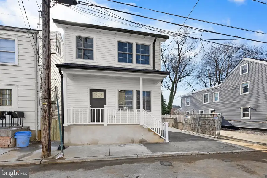 32 West St, Bordentown, NJ 08505 - #3