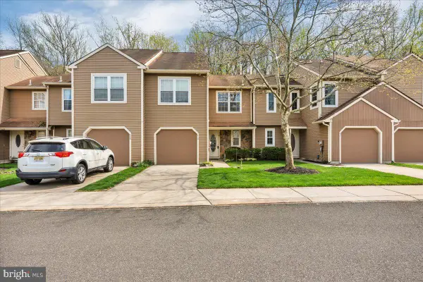 410 Jamestown Ct, MOUNT LAUREL, NJ 08054