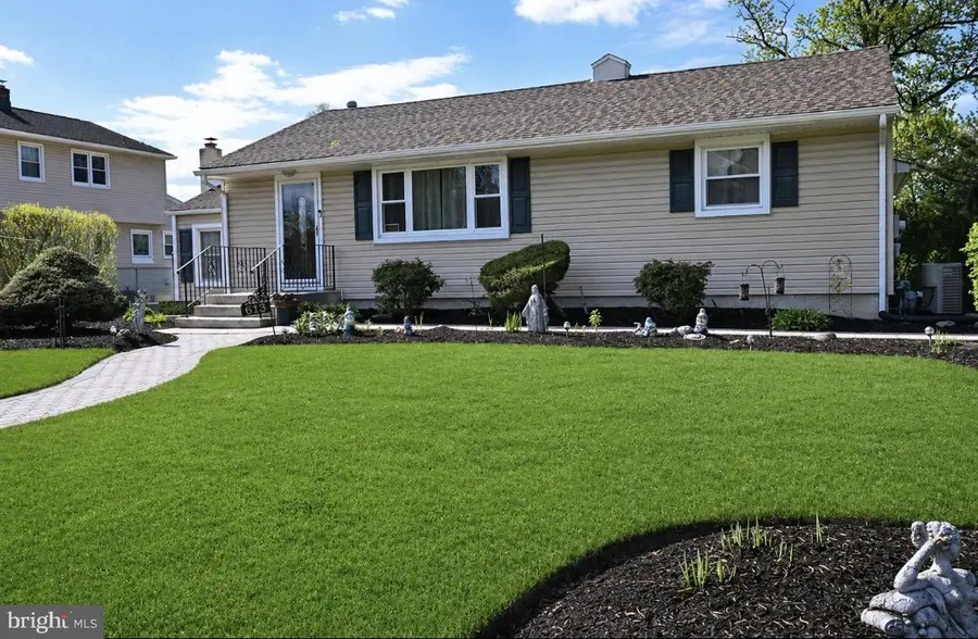 613 Wallace Ave, Roebling, NJ 08554 - #2