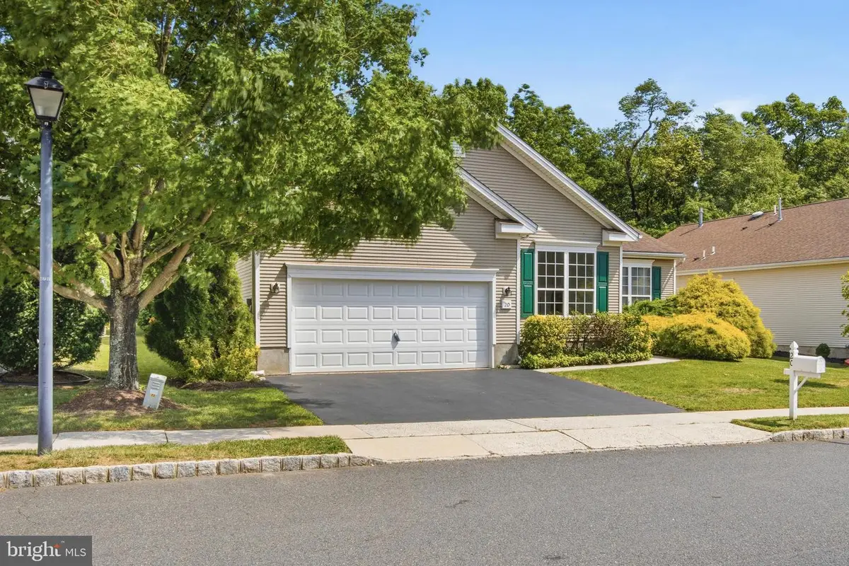 20 Everett Dr, Columbus, NJ 08022 - #1