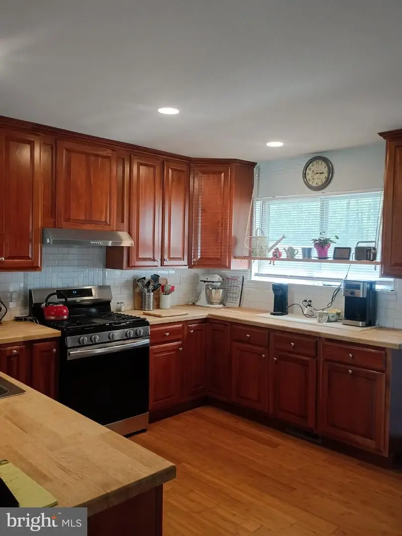 236 University Ave, Pemberton, NJ 08068 - #2