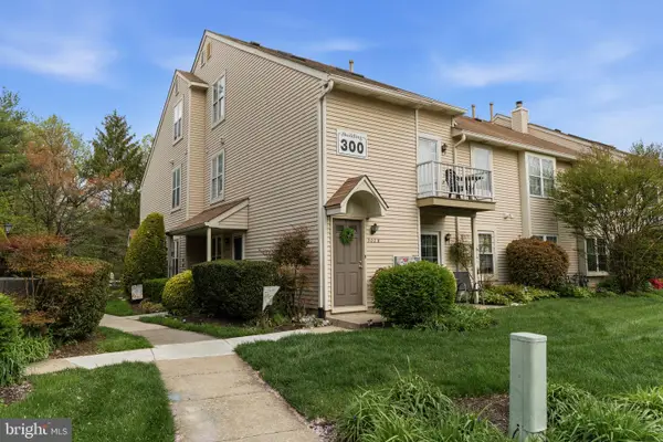303-a Sedgefield Dr, MOUNT LAUREL, NJ 08054