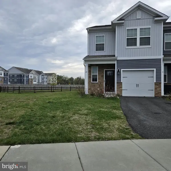 48 Peregrine Way, BURLINGTON, NJ 08016